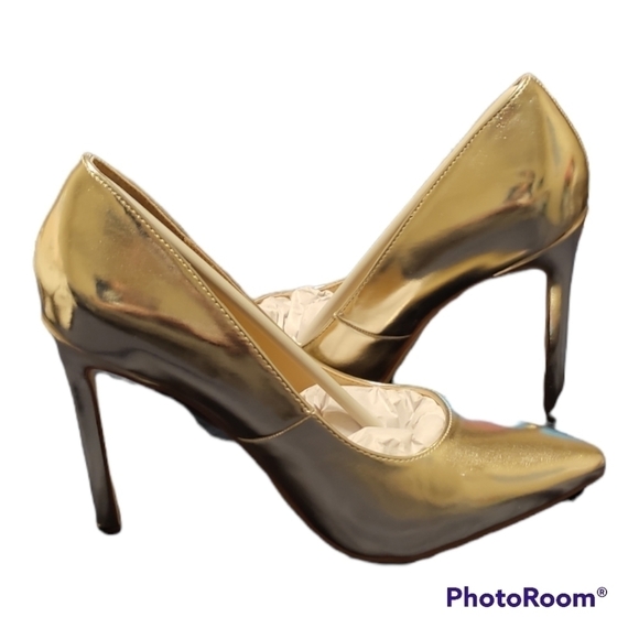 JustFab Shoes - JUSTFAB Mennah champagne Pump size 7.5 ww new in box